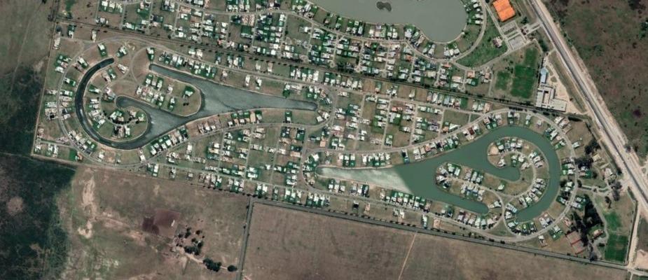Lote a la laguna en venta en San Lucas Club de Campo. Canning- San Vicente.