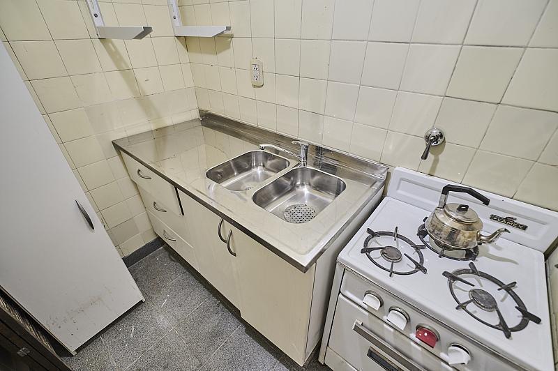 Departamento 2 ambientes Buen estado Apto profesional Bajas expensas con patio en Recoleta