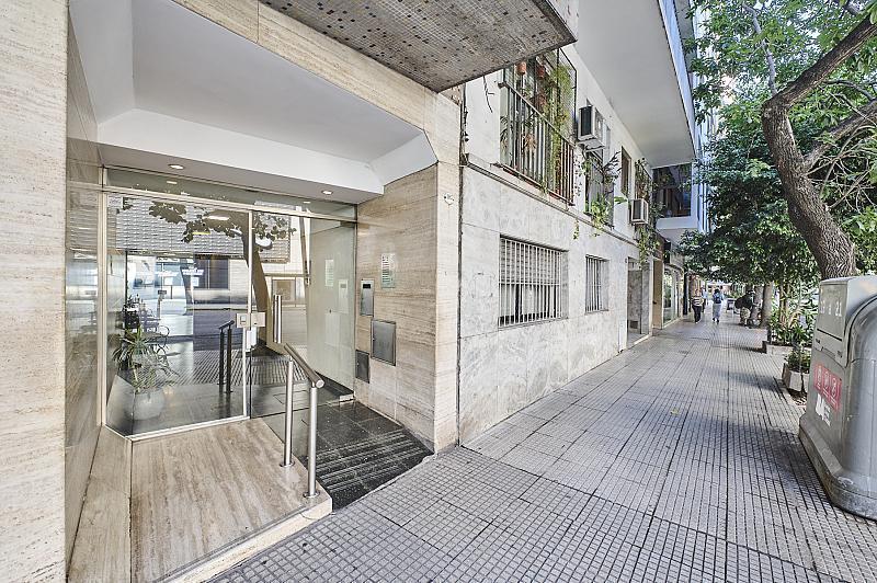 Departamento 2 ambientes Buen estado Apto profesional Bajas expensas con patio en Recoleta