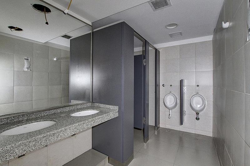 Foto de Excelente Edificio Corporativo de Local mas Oficinas con grán Boveda en, imagen 3