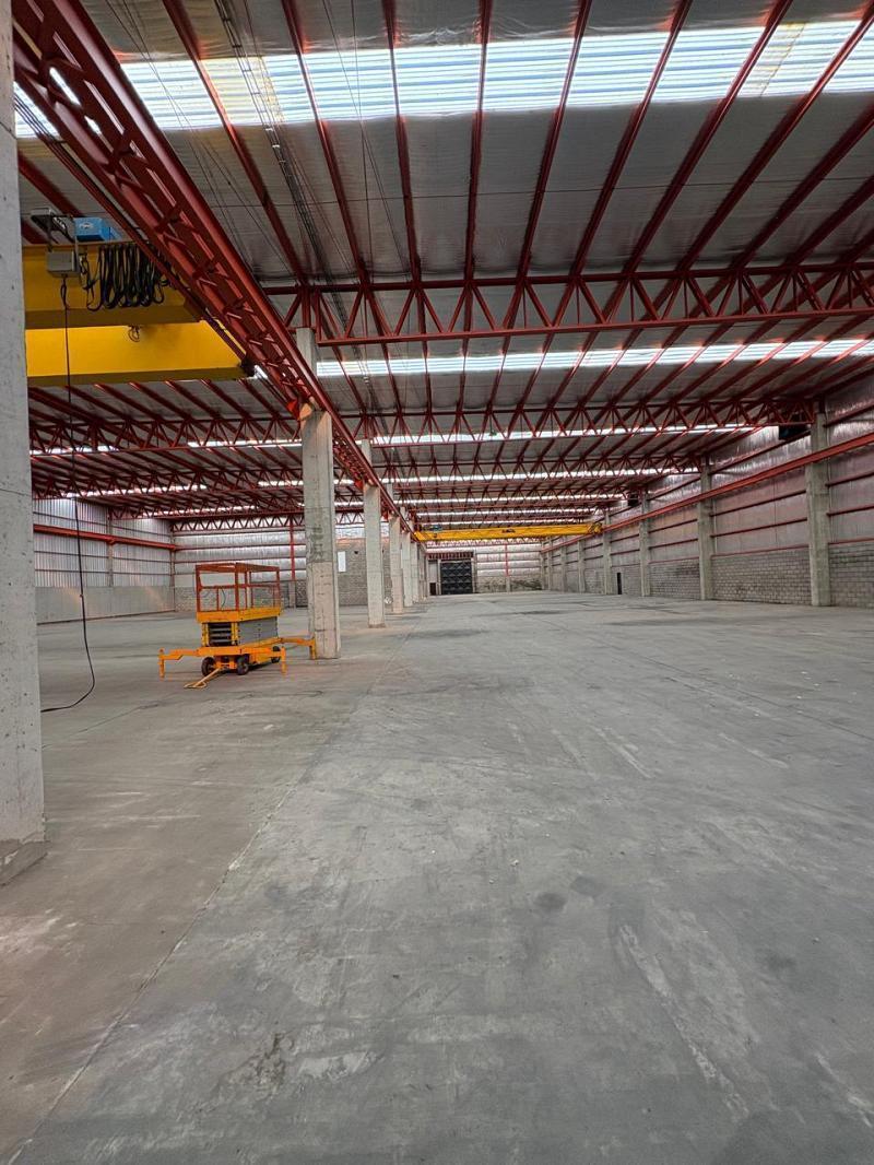 Excelente deposito de 3,400m2, en P. Industrial Tigre sobre Austria Norte 450 m2 de ofic vest WC