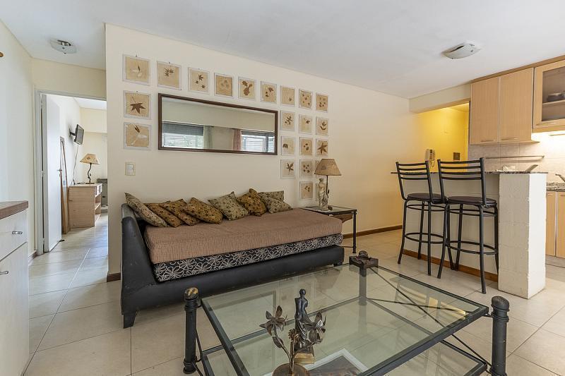 Venta Departamento 2 ambientes Luminoso Balcón Patio Cochera fija Parque Rivadavia Caballito