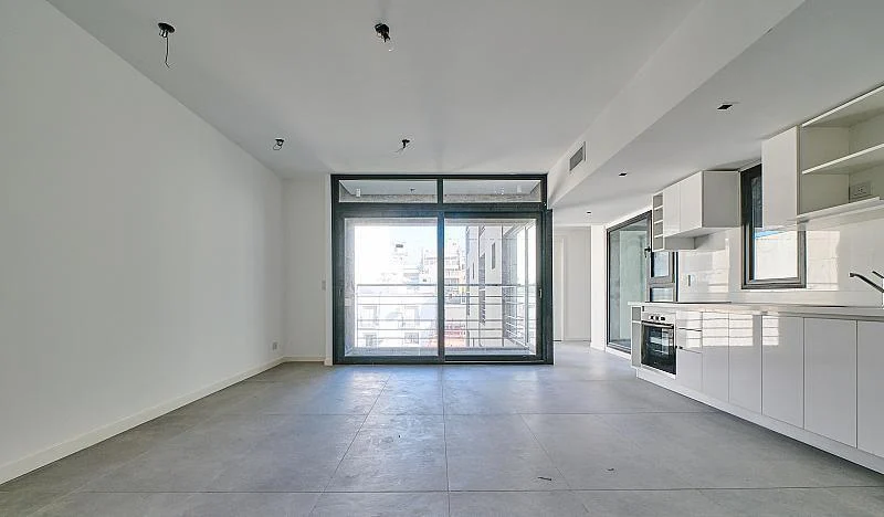 Venta Recoleta Amplio Departamento de 3 ambientes con balcon y parrilla