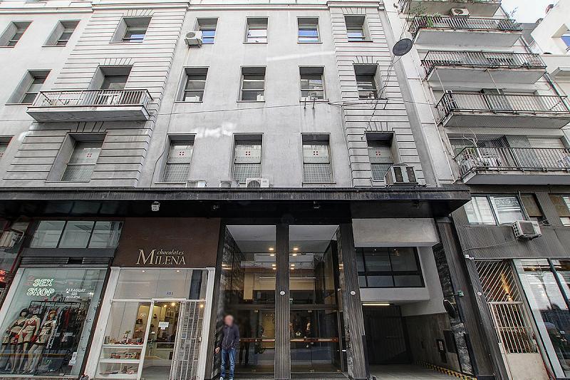 Oficina en piso alto. Planta libre. Alquiler y Venta