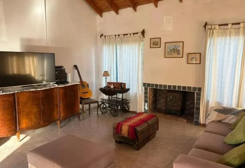 Casa de 4 ambientes con galería y jardín en venta en barrio privado Malibú. Canning-San Vicente.