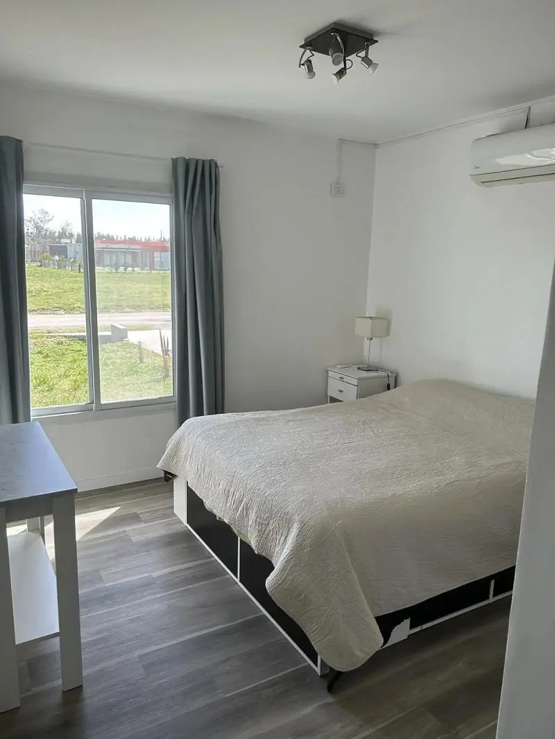 Casa de 4 ambientes amoblada en Fincas de San Vicente Sporting. Ruta 58 y Av. Juan Pablo II. 3