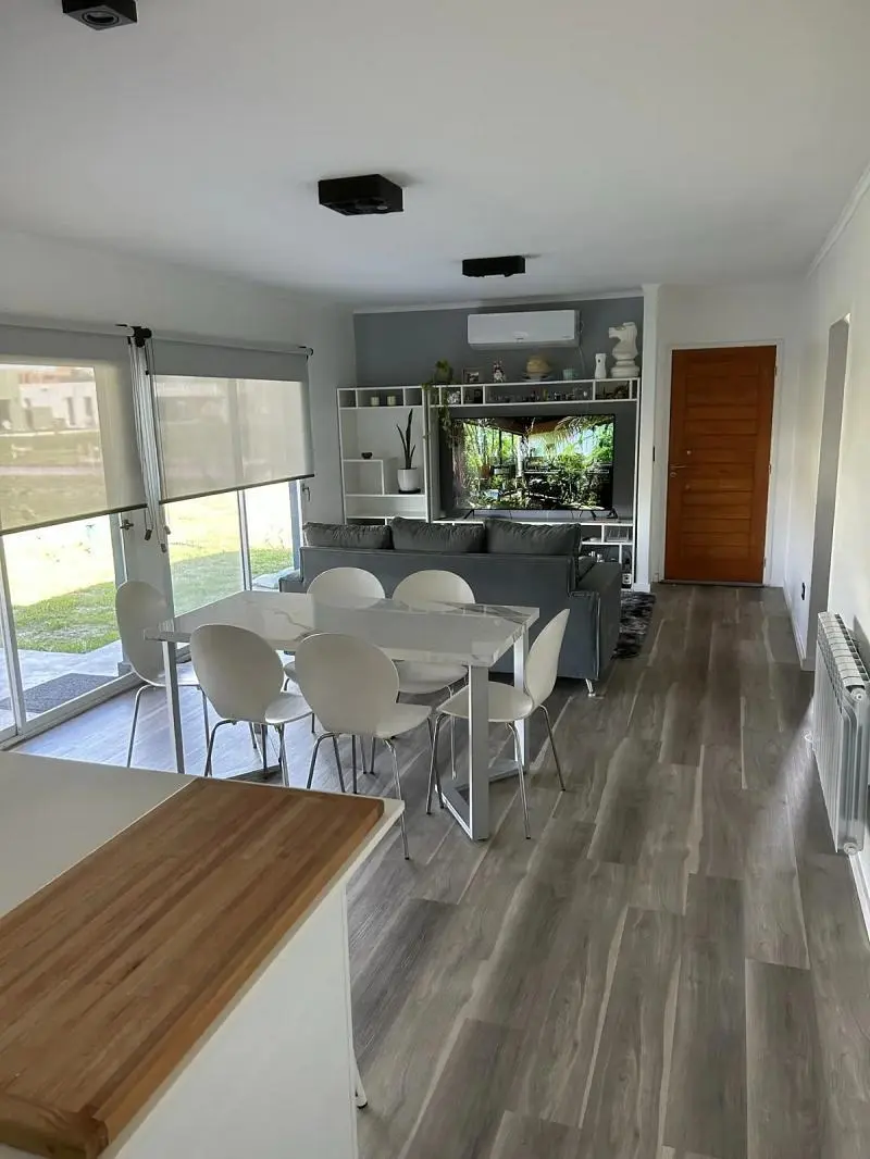 Casa de 4 ambientes amoblada en Fincas de San Vicente Sporting. Ruta 58 y Av. Juan Pablo II. 5