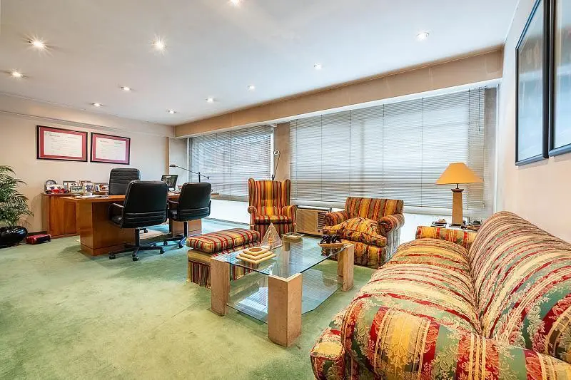 cuatro ambientes - tres dormitorios - apto profesional - espacio guardacoches - Retiro 5