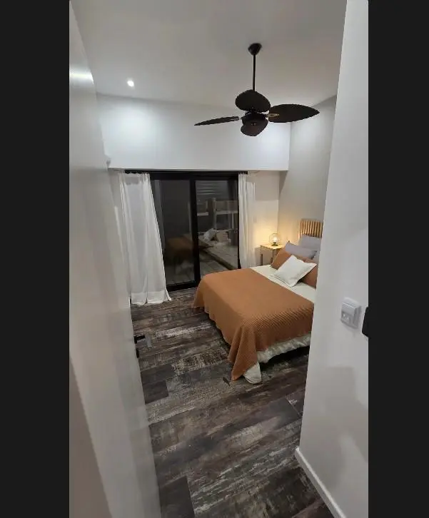 Moderna e impecable casa de 5 ambientes con salida a la laguna en barrio San Lucas, San Vicente. 5