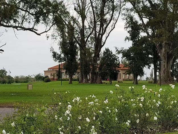 Lote de 800 m2 en Club de Campo San Lucas. Canning- San Vicente. 2