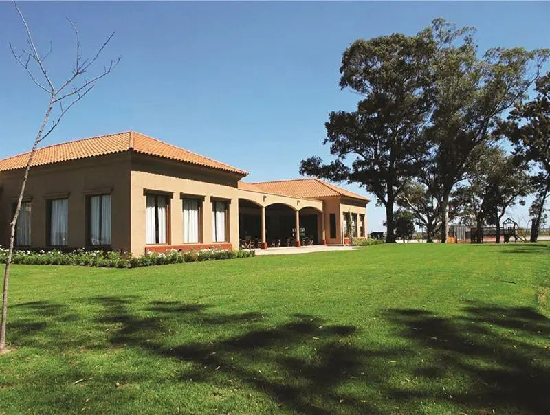 Lote de 800 m2 en Club de Campo San Lucas. Canning- San Vicente. 3