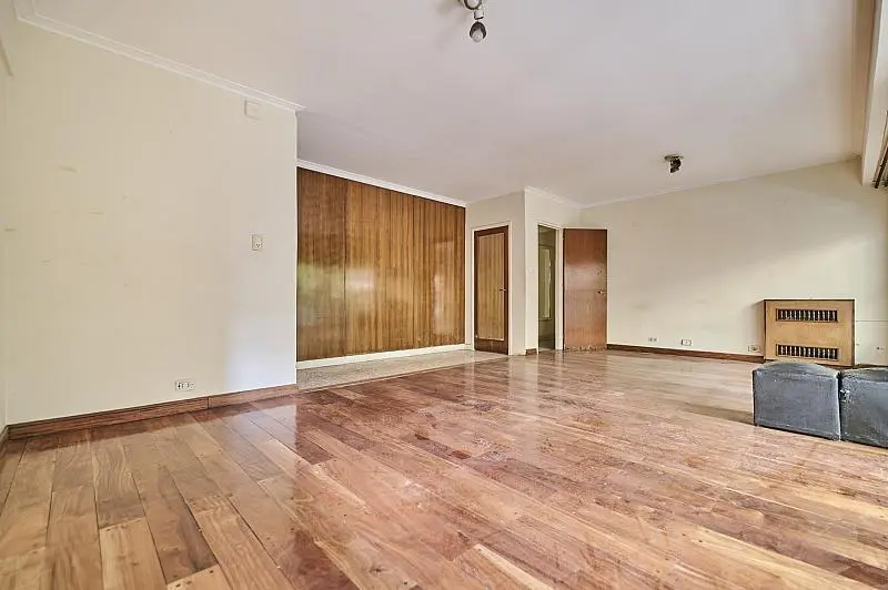 Venta Departamento 4 ambientes Amplio Semipiso Balcón Patio Cochera fija y Baulera Caballito 4