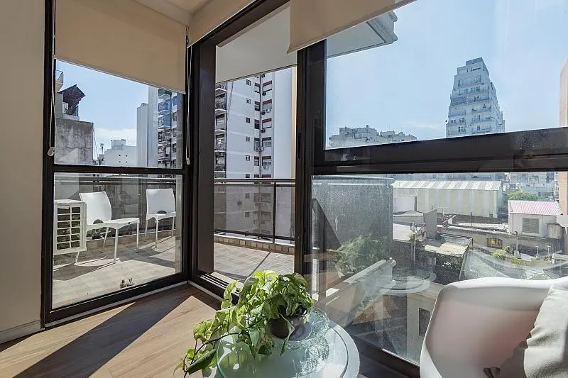Dos ambientes con balcón y amenities en Almagro 3