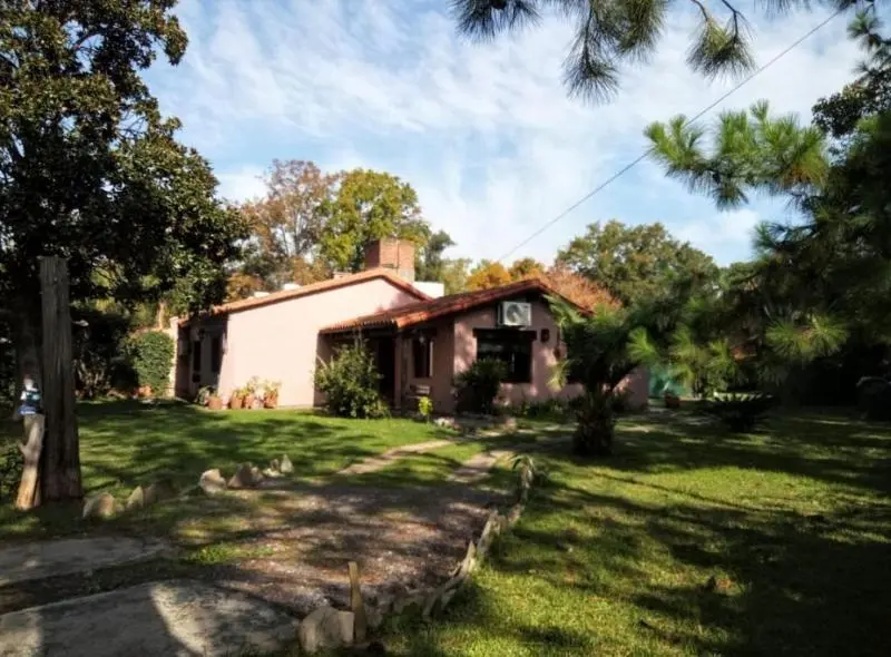 Casa quinta de 4 ambientes con parque de 1500 m2 en Barrio El Trébol, La Unión, Ezeiza. 2