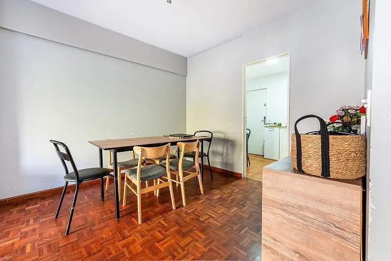 Recoleta, 3 dorm, venta. Cochera, 79m2. al frente, LIving Com. Coc. indep. 2 baños, balcon aterraz. 1