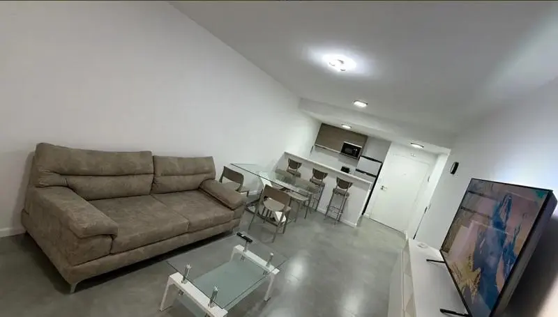 Departamento 2 ambientes en ALQUILER TEMPORARIO, mínimo 6 meses, en Canning Center. 2