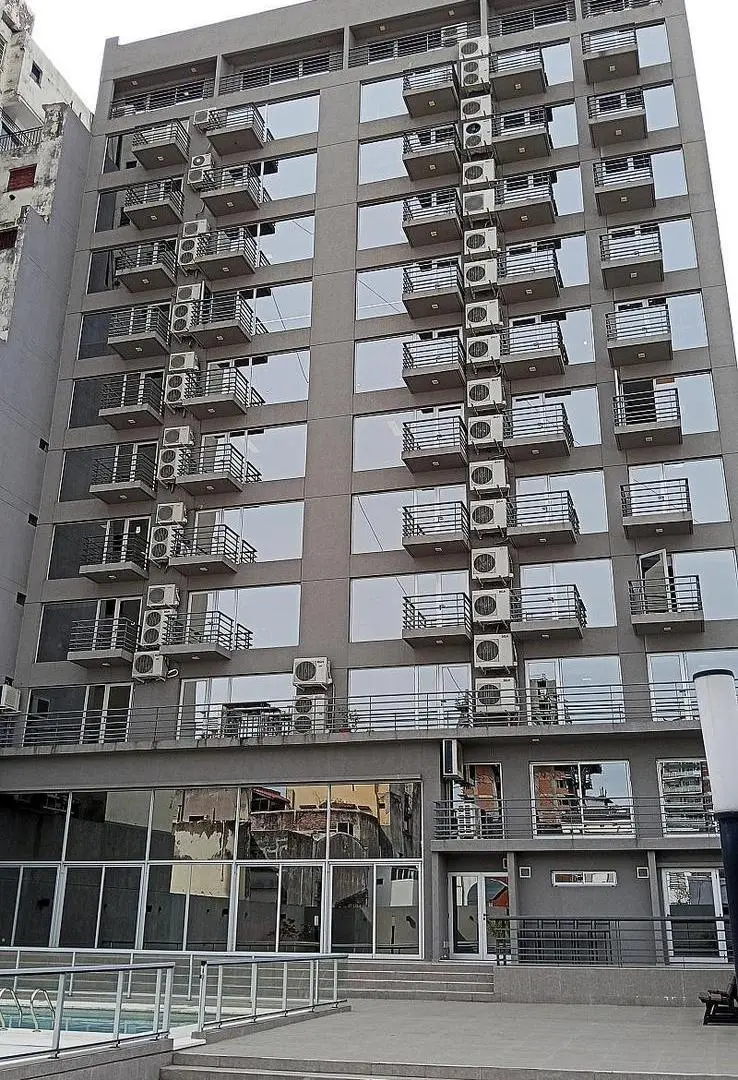 Oficina alquiler 380 m2 Abasto Nueva 22 m de frente vidriado 2