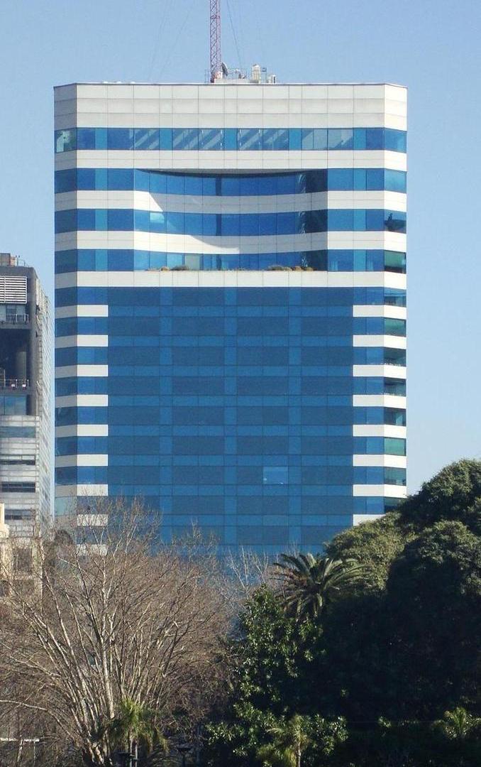 Excelente oficina en edificio AAA