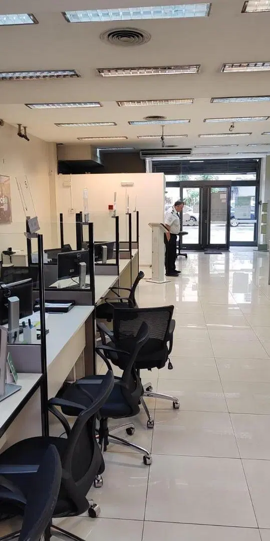 Local comercial en Callao al 100, zona muy comercial a metros de Corrientes, alto transito peatonal 4