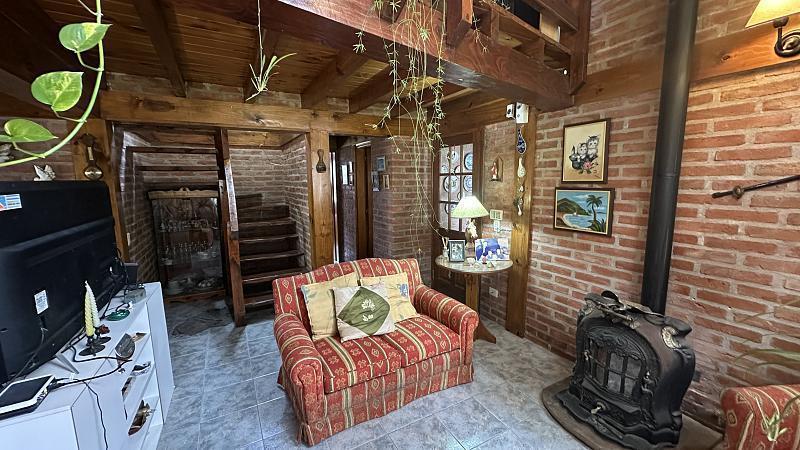 Venta casa lote 670m2 aprox con dos departamentos independientes, en Pinar del Lago, Bariloche