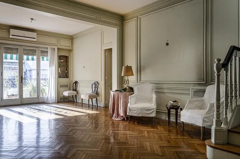 Excelente semipiso al frente con terraza de 120 metros y quincho en la mejor zona de Recoleta. 2
