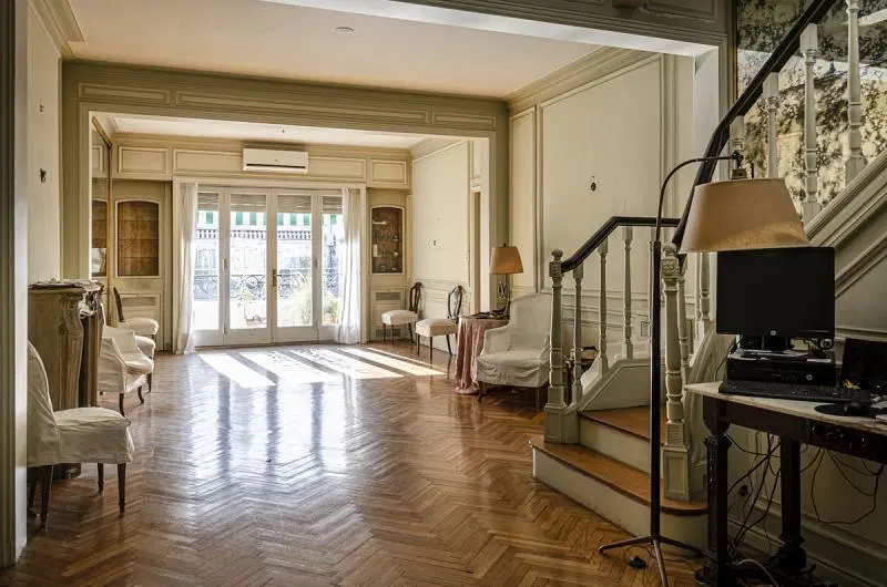 Excelente semipiso al frente con terraza de 120 metros y quincho en la mejor zona de Recoleta. 1
