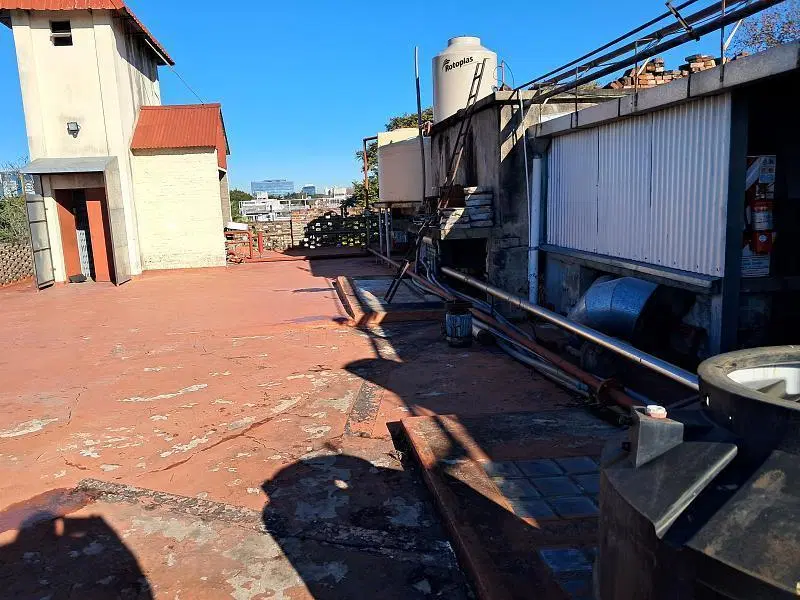 Depósito en venta, Florida a 2 cuadras de Gral. Paz. 2800?m² 2 plantas. sólida construcción 5