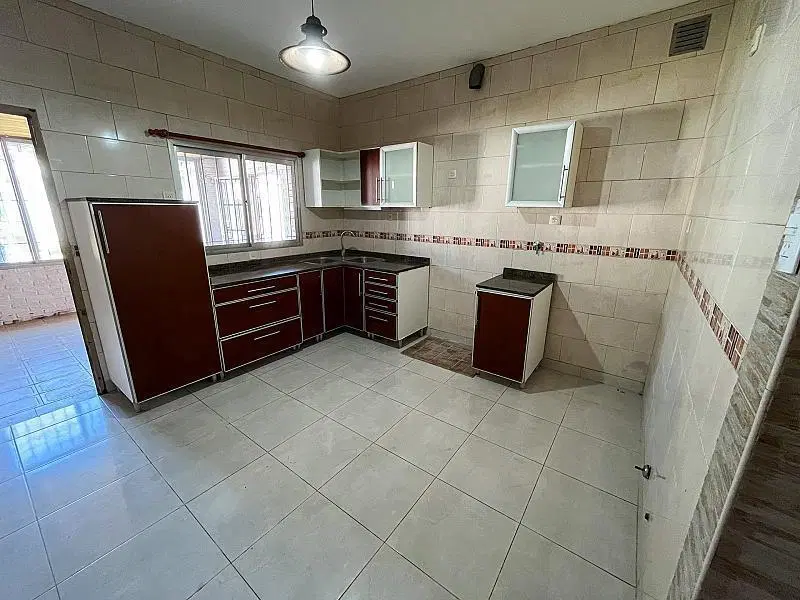 Casa de 4 ambientes con quincho y departamento a terminar al fondo. Monte Grande. 8