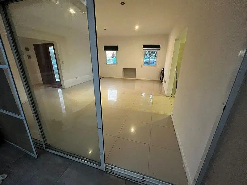 Casa de 7 ambientes sobre lote interno,en Lagos de San Eliseo. Ruta 58,Pte Perón- San Vicente. 4