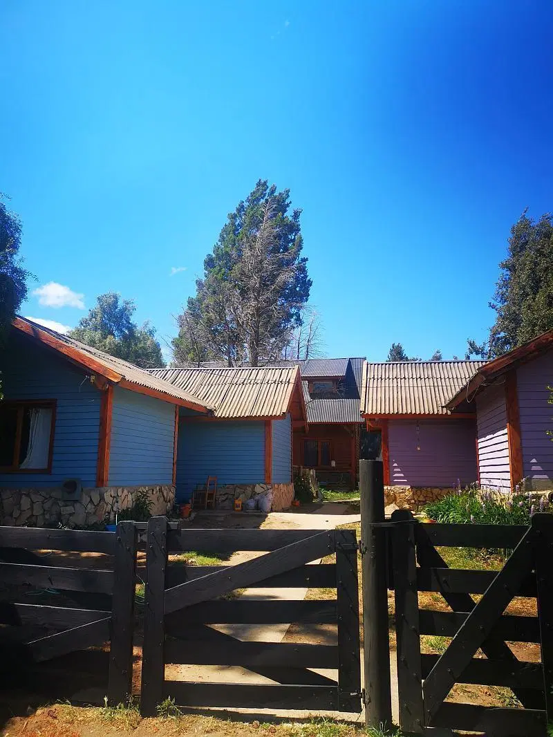 Complejo de Cabañas. Casa, Bungalows. Playa Serena. Bariloche. Nahuel Huapi, Lago Moreno. Sur 2
