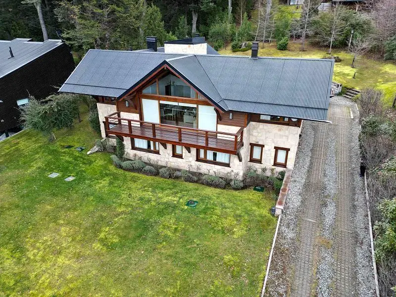 Casa en Venta en Arelauquen. Arquitectura Patagonica. Vista al Cerro Ventana. Cerca de Catedral 2
