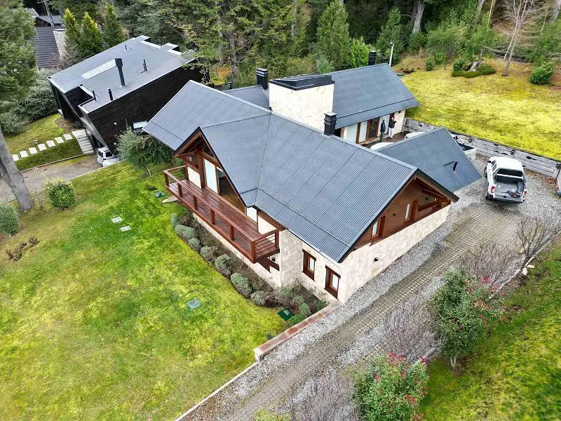 Casa en Venta en Arelauquen. Arquitectura Patagonica. Vista al Cerro Ventana. Cerca de Catedral 4