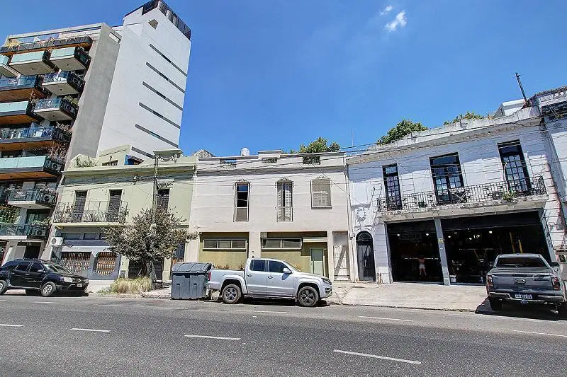Increible terreno en venta sobre la Avenida Alvarez Thomas en CABA 8