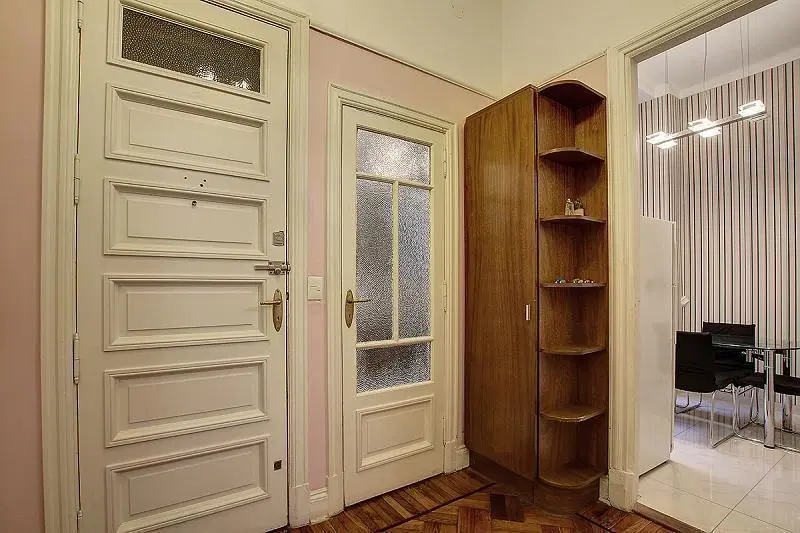 Alquiler dos ambientes con escritorio, equipado y amoblado en Recoleta. 4