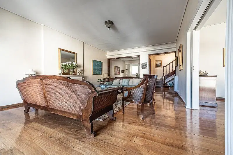 Libertad y Juncal. Duplex alto con vista. 5 dormitorios. Cochera. Impecable. Recoleta 1
