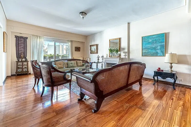 Libertad y Juncal. Duplex alto con vista. 5 dormitorios. Cochera. Impecable. Recoleta 4
