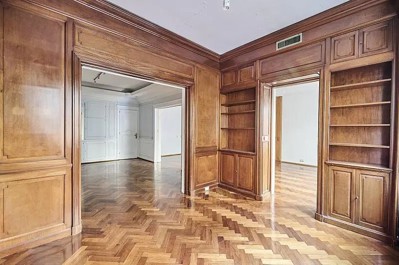 Categoría. Piso. Cuatro dormitorios. Dos cocheras. Luminoso. Recoleta 3