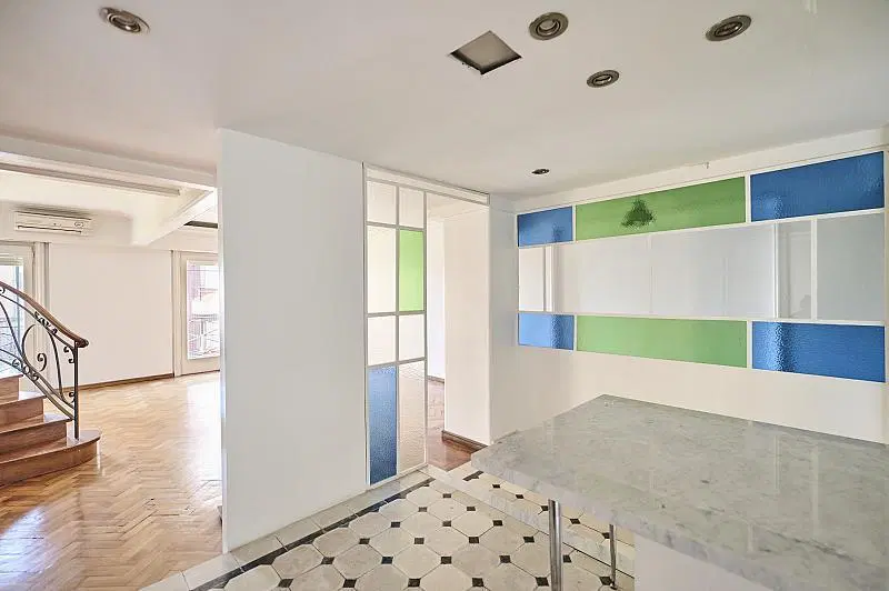Departamento 4 ambientes Duplex Semipiso Reciclado 2 balcones Luminoso al frente en Recoleta 5