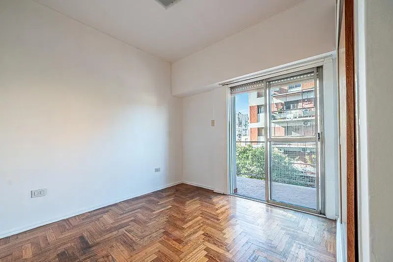 Venta Coghlan 3 ambientes con balcón 5