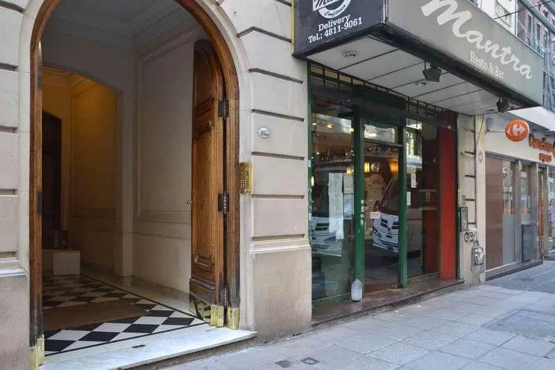 Tres ambientes con dependencia en Recoleta. Servicios individuales. 5