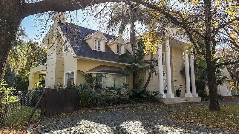 Excelente casa en venta en San Jorge Village. Muy buena ubicación central 1