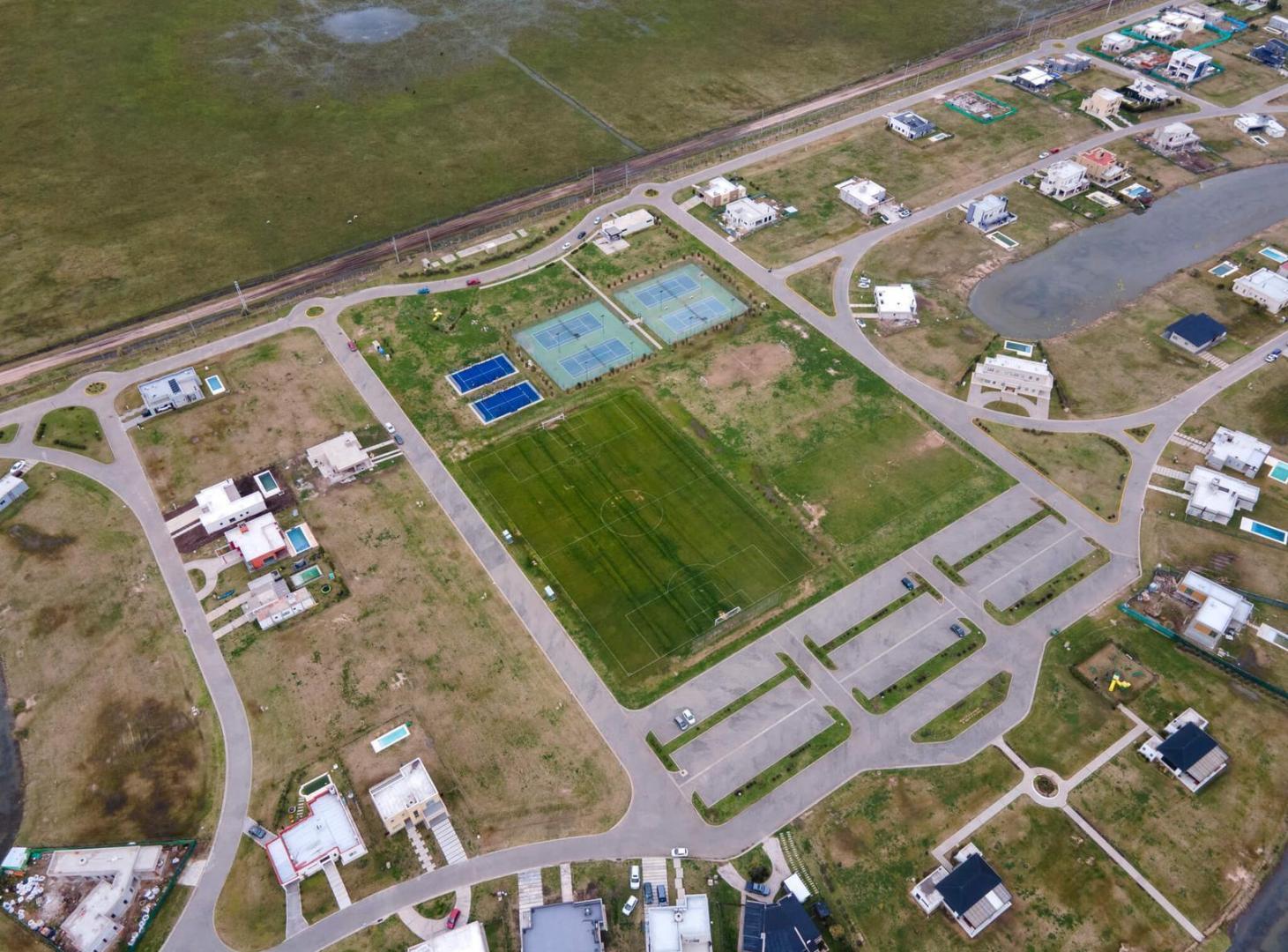 Excelente lote interno, ubicado en la primera etapa de Santa Clara al Sur. Canning-San Vicente.