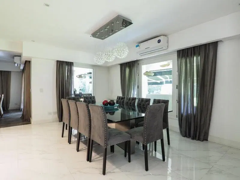 Casa en venta en San Jorge Village. Reciclada a nuevo. 5 Dormitorios. Sala de cine 3