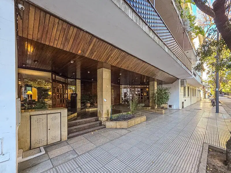 EXCELENTE SEMIPISO AL FRENTE BALCON ATERRAZADO COCHERA FIJA 3
