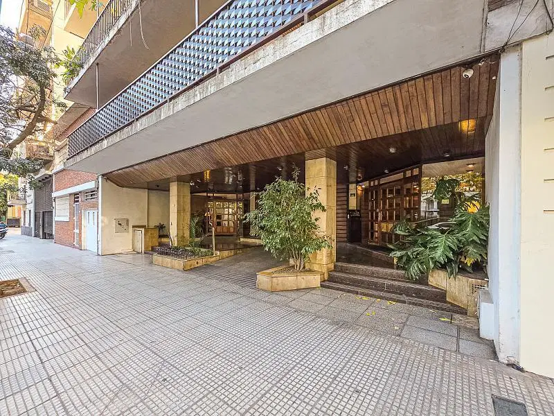 EXCELENTE SEMIPISO AL FRENTE BALCON ATERRAZADO COCHERA FIJA 2
