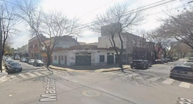 Estratégico terreno en esquina para desarrollo inmobiliario en Saavedra 3