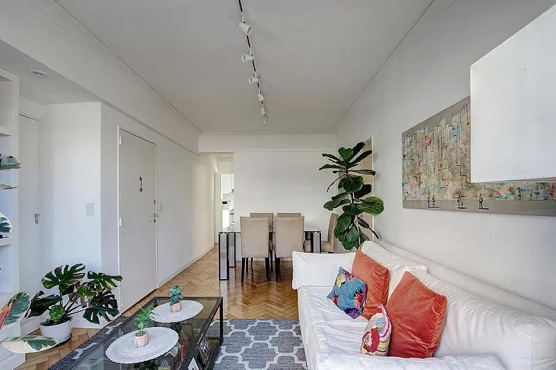 EXCELENTE DEPARTAMENTO DE 3 AMBIENTES CON BALCÓN TERRAZA, RECICLADO Y AMOBLADO EN ARENALES Y PARANÁ, 3