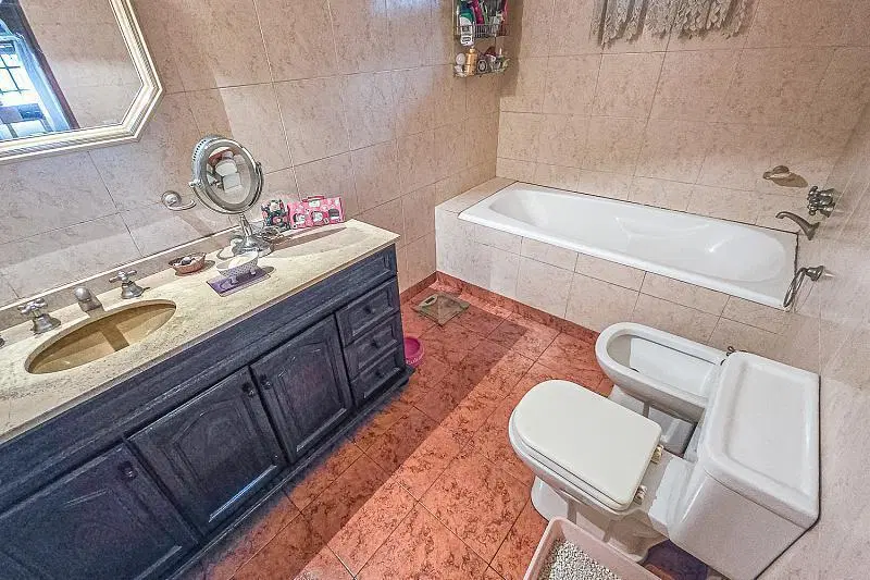 Venta Casa 4 dormitorios Lote Propio En esquina 2 plantas Terraza Garage Almagro 8