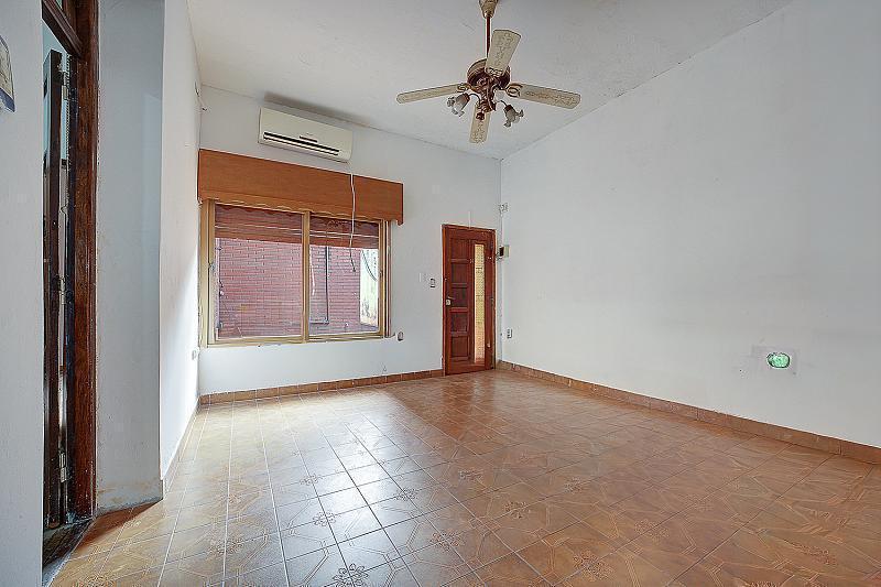 Departamento PH 3 ambientes Tipo casa A reciclar con 2 patios Apto credito en Lanus Este