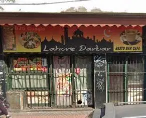 El local 200m2 PB, barrio Flores , a la calle a pasos de Av Rivadavia . Zona Comercial 1